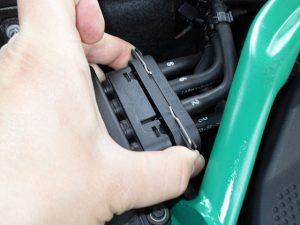Remove vacuum hoses from vacuum unit