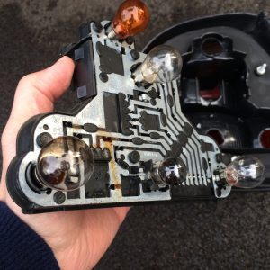 Damp circuitry on the light cluster